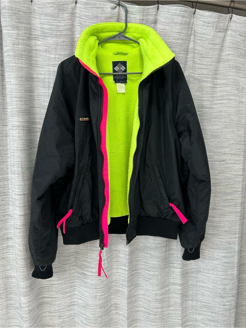 Columbia vintage sportswear Black Jacket with Neon Green Lining Hot Pink Accents